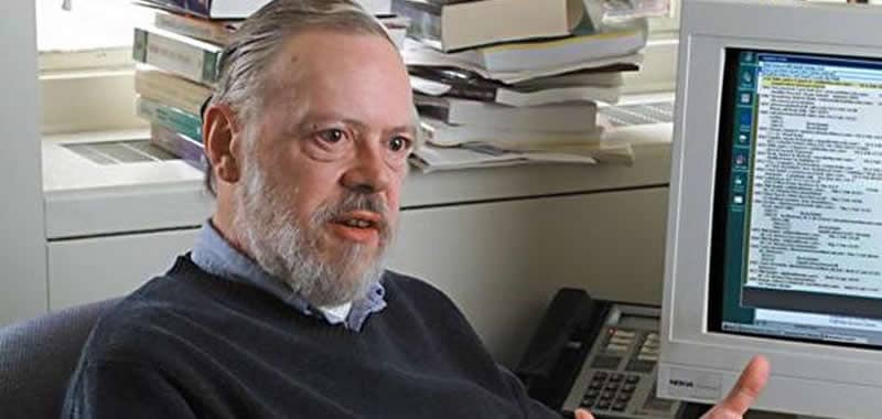 Dennis Ritchie - Creador del Lenguaje C | Biografía Informáticos | Dennis Ritchie fue un reconocido científico informático estadounidense. Es mejor recordado por crear el lenguaje de programación C y sus contribuciones al desarrollo del sistema operativo UNIX