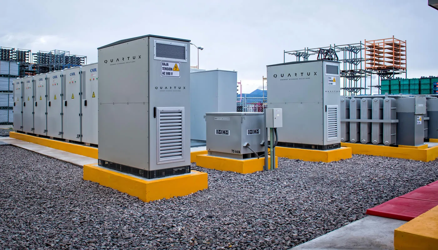 Almacenamiento de energía eléctrica en plantas industriales: guía técnica 2026