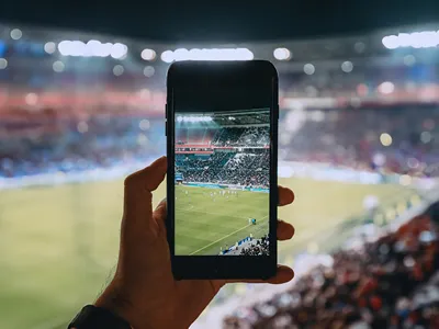 Cómo la tecnología cambia la experiencia de los aficionados al fútbol
