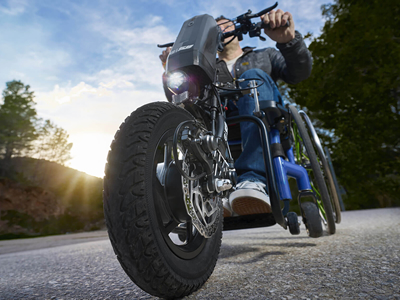 ¿Qué es un Handbike para silla de ruedas?