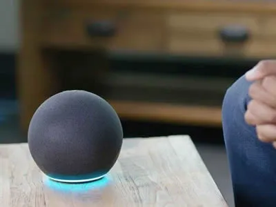Amazon muestra a Alexa imitando la voz de un familiar fallecido