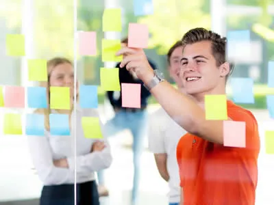 Pasos para iniciar un emprendimiento Digital con Universitarios