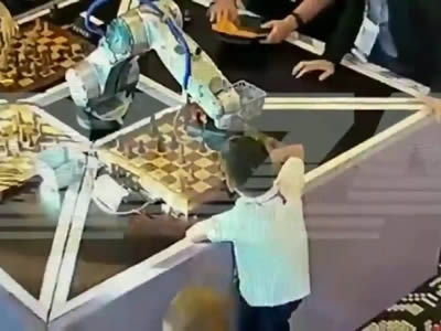 Robot le rompe el dedo a un niño durante un partido de ajedrez