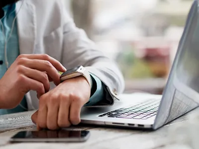 La trinidad tecnológica: ¿Cómo elegir laptop, celular y smartwatch? La trinidad tecnológica: ¿Cómo elegir laptop, celular y smartwatch?