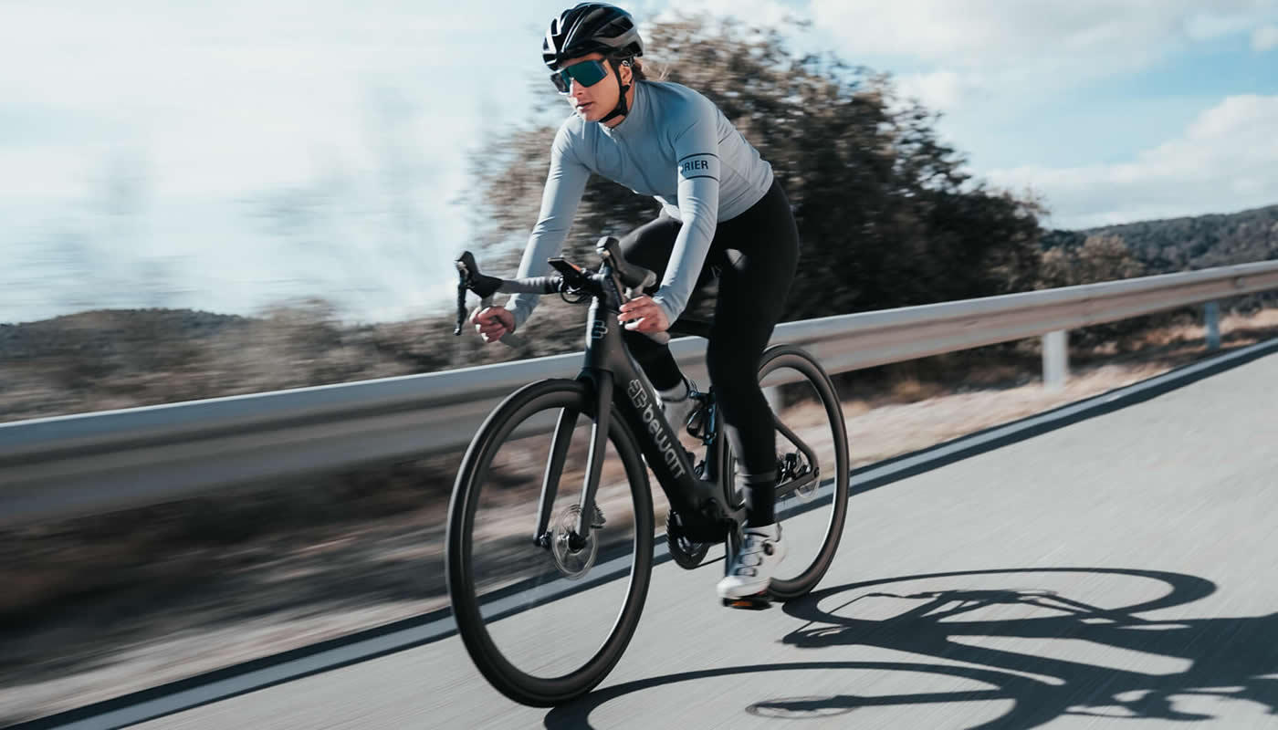 Supera los 100 km: Guía de entrenamiento científico 2026